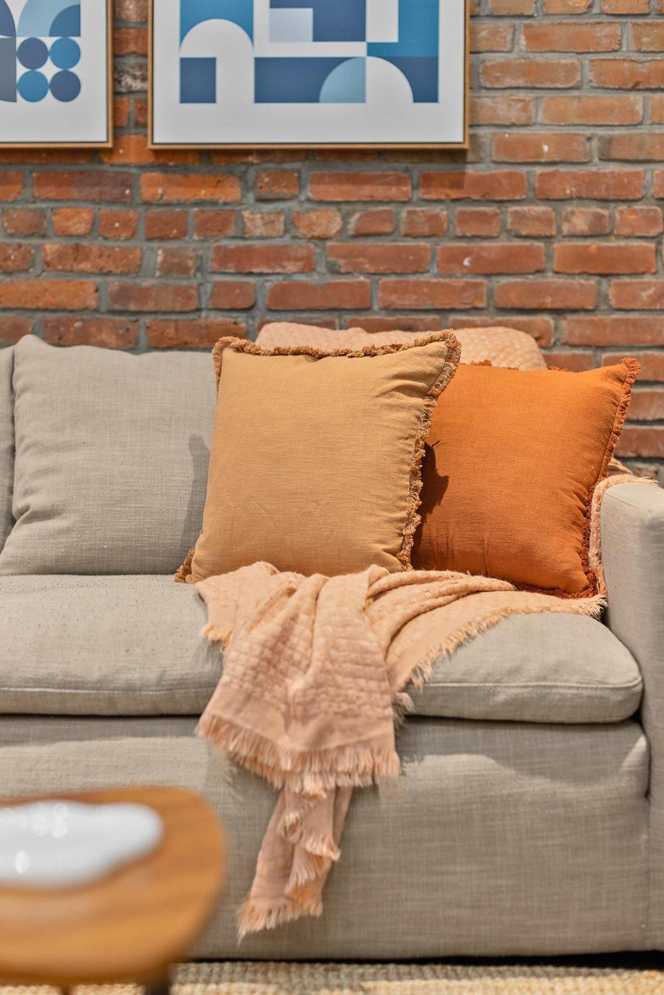 Explore Nyc Cozy 2br In Prime Location Apartment